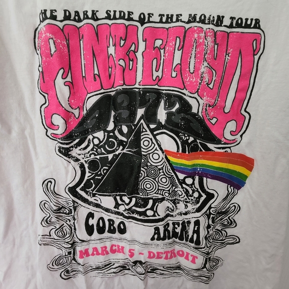 PINK FLOYD- Dark Side of The Moon Tour Shirt *Officially Licensed* - Picture 1 of 3